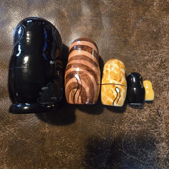 Russian Nesting Doll Set Cats Set 5 Artist Signed Whimsical Art Kitty Excellent - Picture 8 of 9
